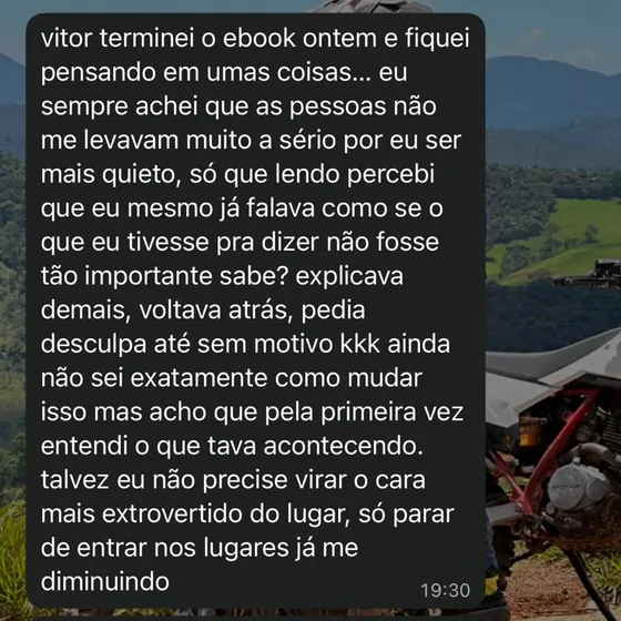 Depoimento real de leitor sobre mudança de postura e presença